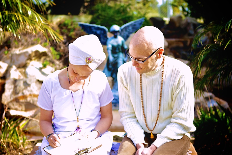 Bryant McGill Meets with the Radiant Snatam Kaur, to Sign the Goodwill Treaty